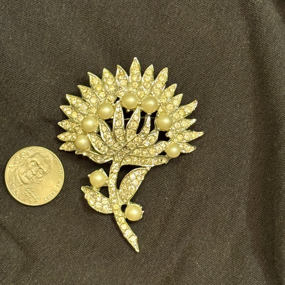 Vintage Floral Brooch